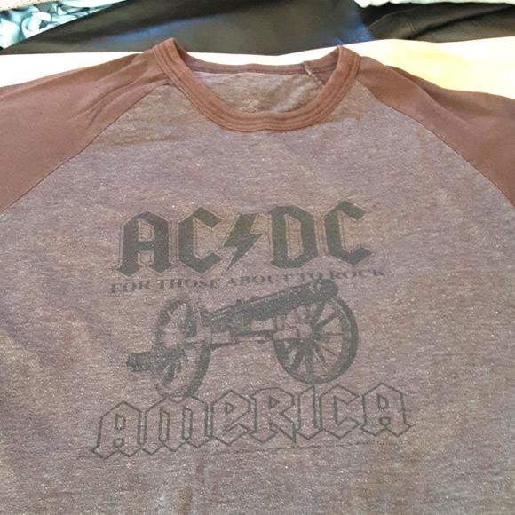 AC/DC For Those About to Rock Tee 1981-82 North American Tour - Picture 1 of 4